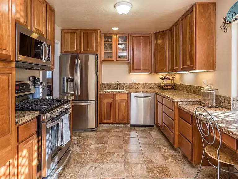 321 Chesterton Ave — Photo 12