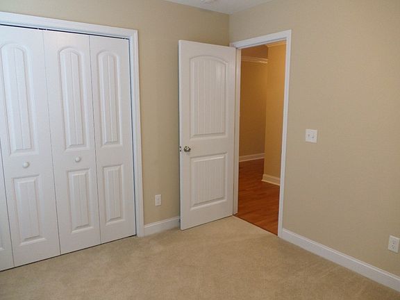 5th image of 704 Waterlily Ct