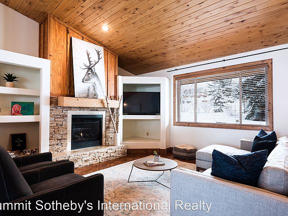 3rd image of 6485 N Mountain View Dr