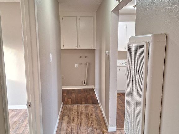 5th image of 2311-2315 Laramie Ln #2315-4