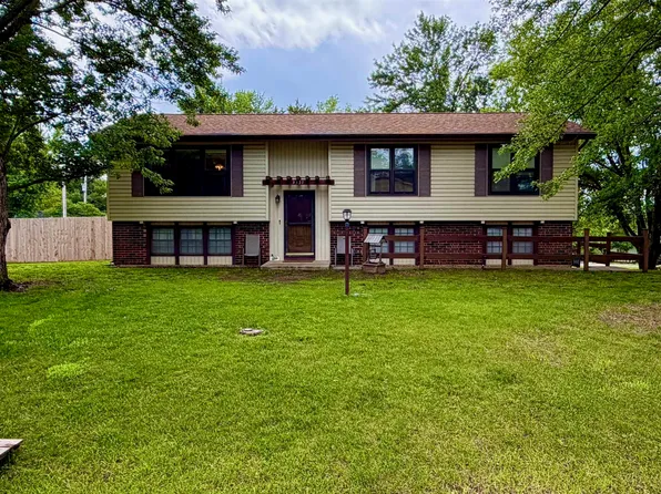 3331 NW 42nd Ter, Topeka, KS 66618