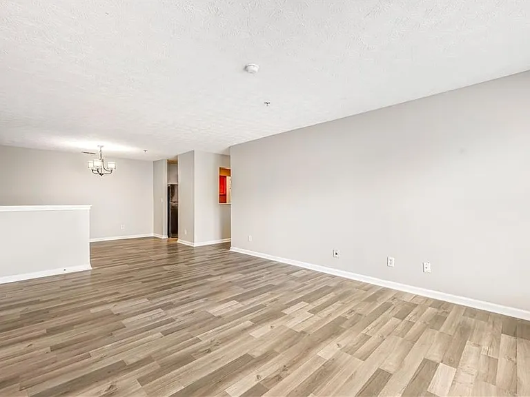 13202 Fairington Ridge Cir — Photo 3