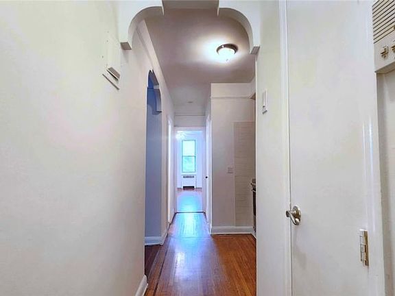 4th image of 16710 Crocheron Ave APT 2N