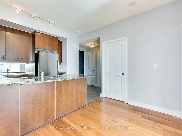18 Yorkville Ave #3204 — Photo 14