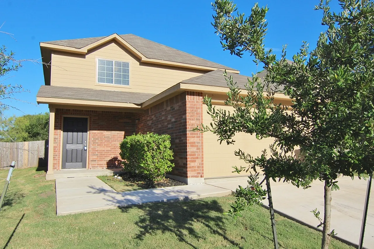 Ashley Heights — Photo 3