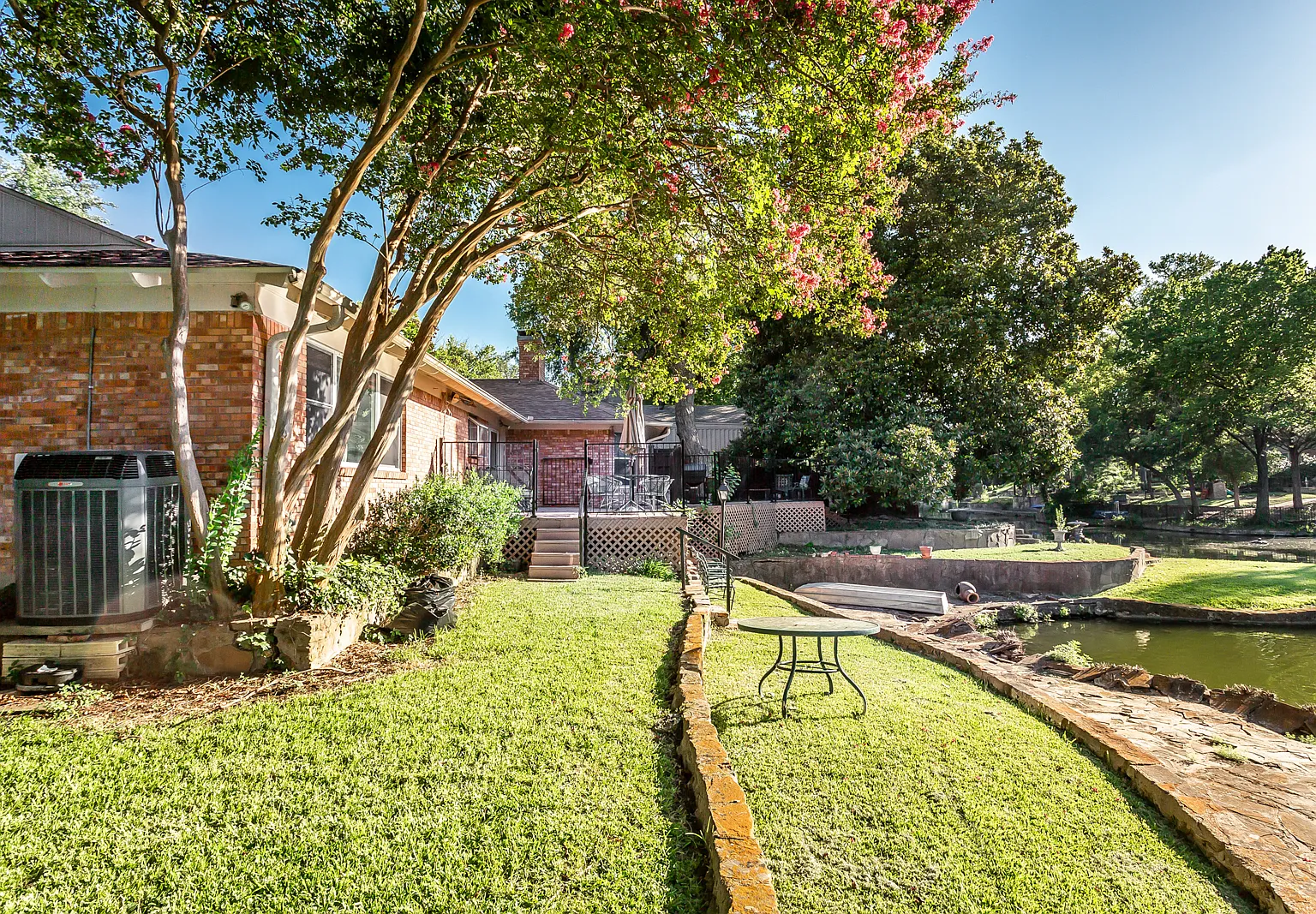 3 bed, 2015 sqft, $4,995 — Photo 3