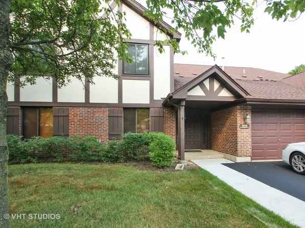 1038 Harbour Ct #1BR, Wheeling, IL 60090