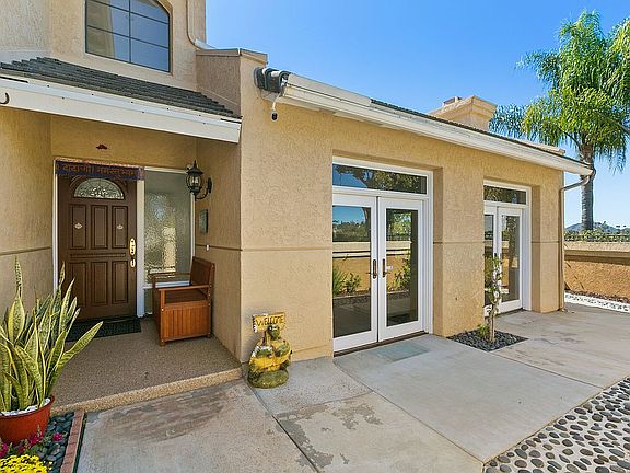 3rd image of 621 Valley Grove Ln
