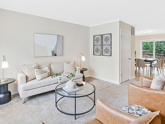 4th image of 714 Lions Gate Ln