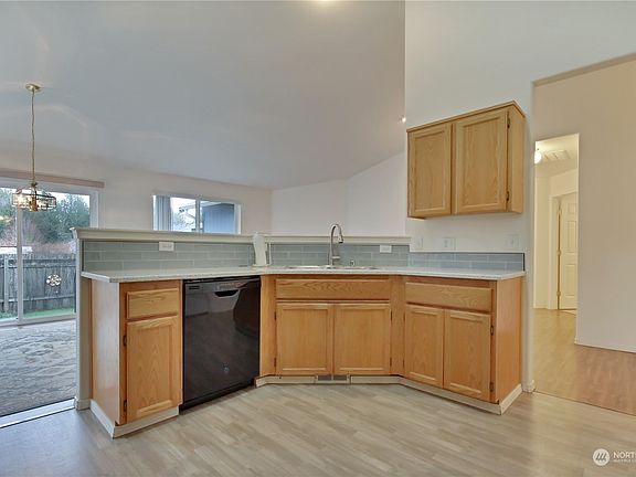 4th image of 5426 209th Street E