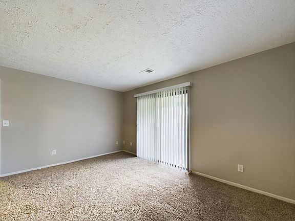 5th image of 226 Taft Ct #2-13