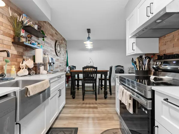 45598 McIntosh Dr #223, Chilliwack, BC V2P 7J3