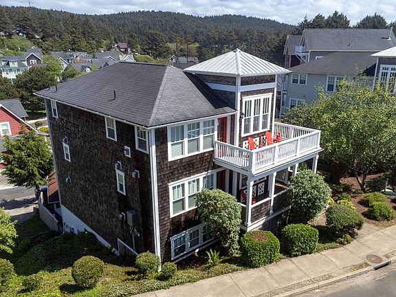 5th image of 2764 SW Anchor Ave