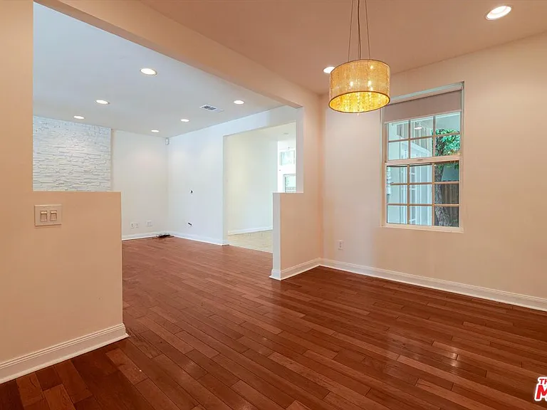 22750 Clarendon St — Photo 16