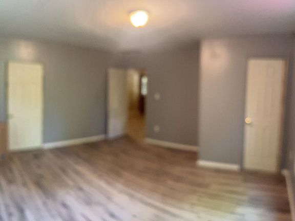 5th image of 7712 Lake Louisvilla Dr