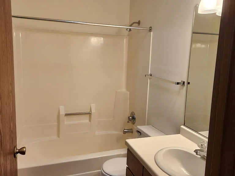 2502 Sessions St — Photo 17