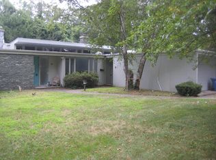 62 Mohegan Rd, Norwich, CT 06360