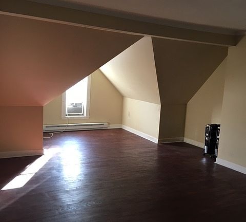 3rd image of 1028 Villa Pl #C