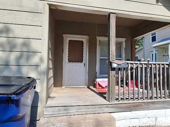 3rd image of 242 N Millwood Ave