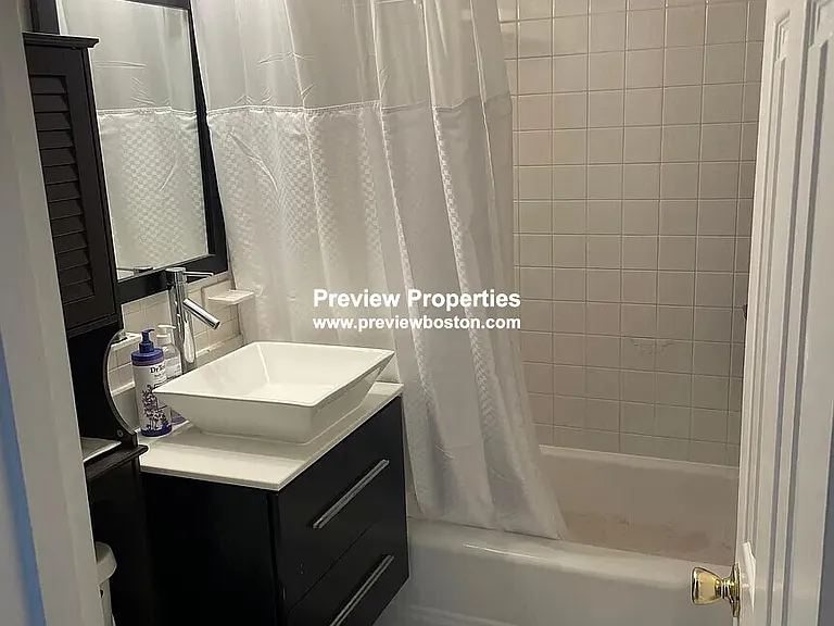 38 Carey Ave #3M — Photo 6