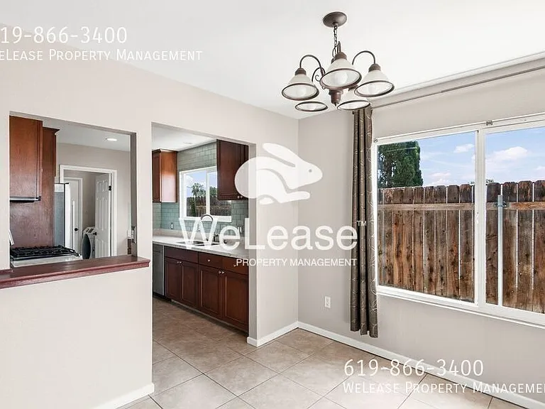 1316 Ramona Ave — Photo 4