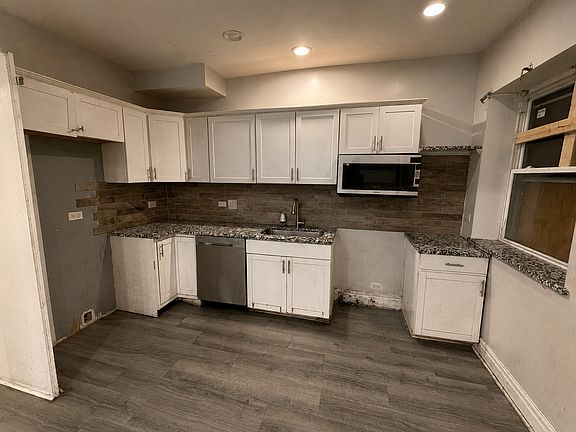 4th image of 7921 S Ridgeland Ave