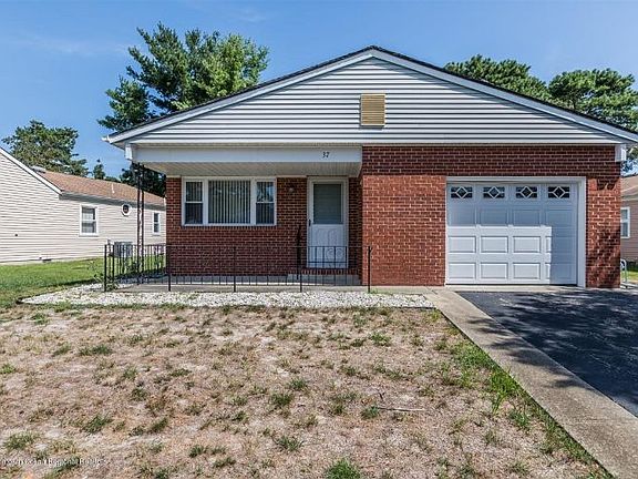 5th image of 37 La Dunette Dr