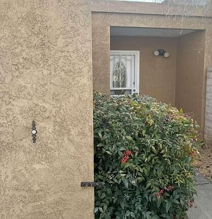 3rd image of 506 Ortiz Dr NE