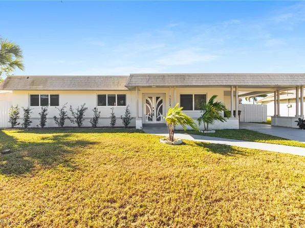 1524 NE 4th Ln, Cape Coral, FL 33909