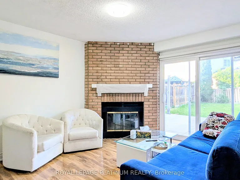 4 Gervais Dr — Photo 19