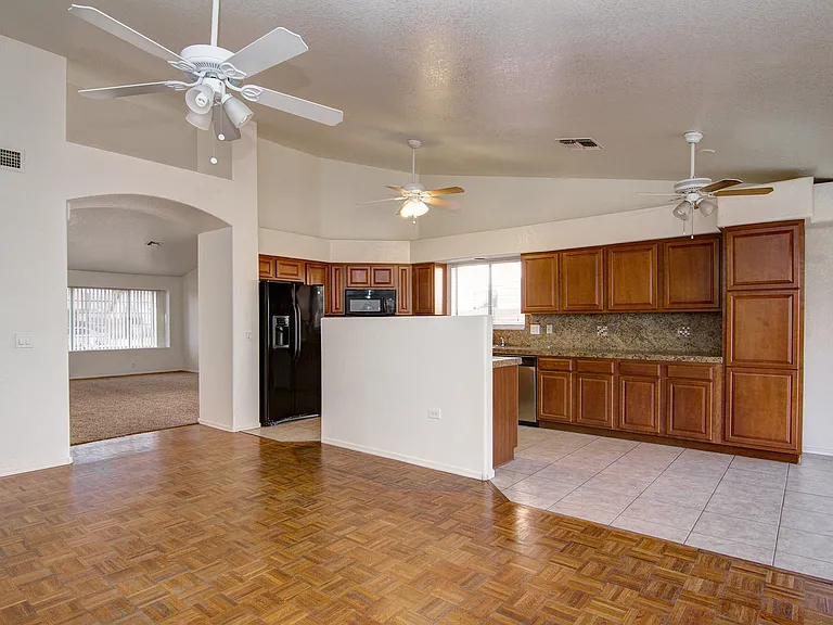 Palo Verde Homes - 6607 89th Ave — Photo 12