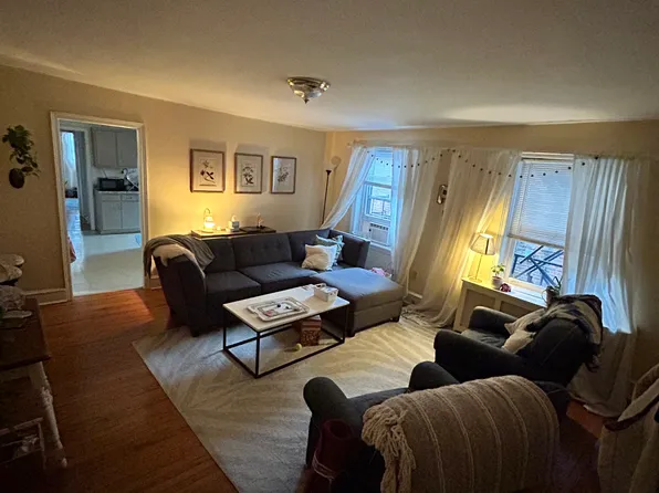 1323 S Broad St APT 3R, Philadelphia, PA 19147