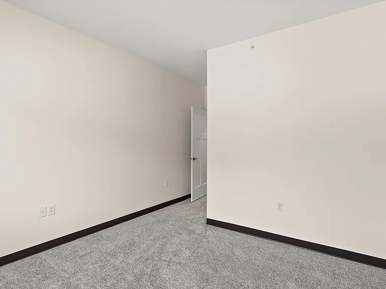 Manor Heights Townhome — Photo 57