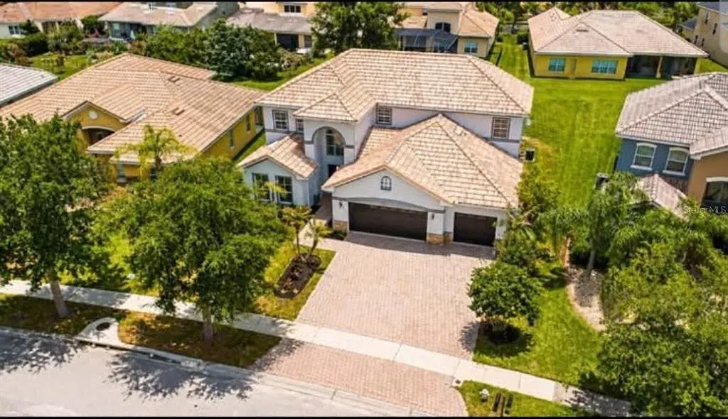 4 bed, 3.5 bath, 3586 sqft, $2,995 — Photo 2