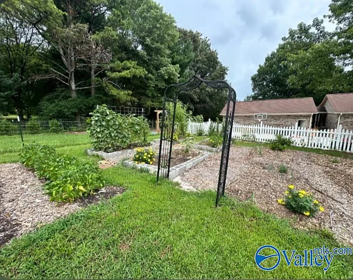 102 Huntington Ridge Rd — Photo 5