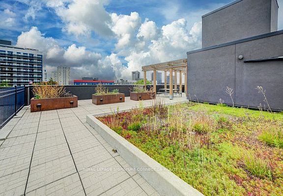 2nd image of 250 Albert St #203