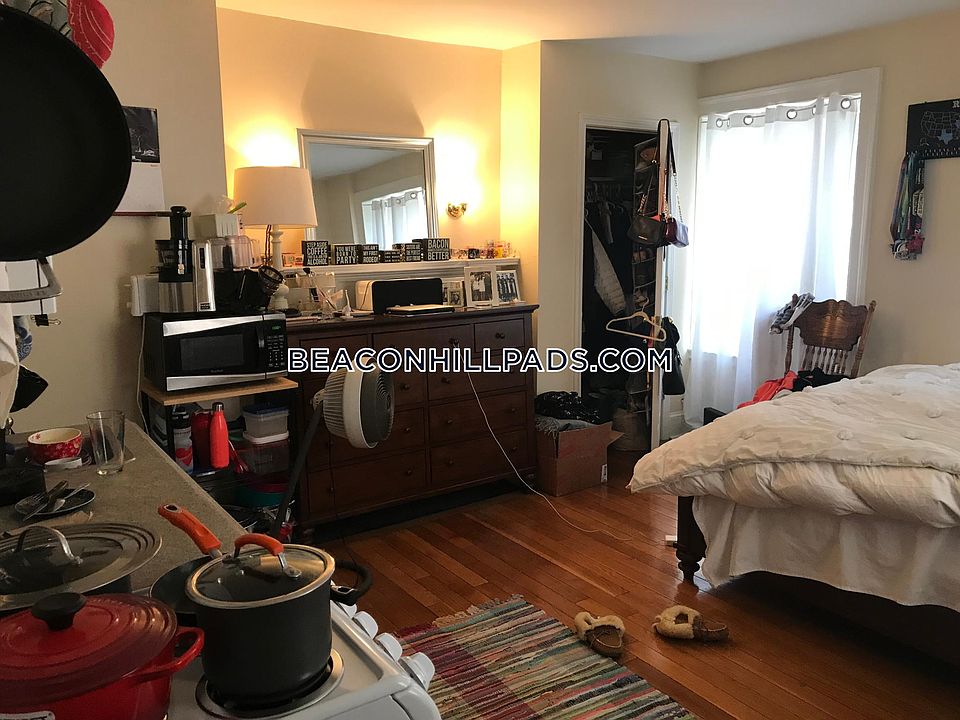 2nd image of 58 Anderson St #55