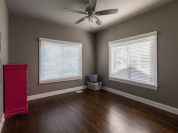 2nd image of 1710 W Admiral Ave