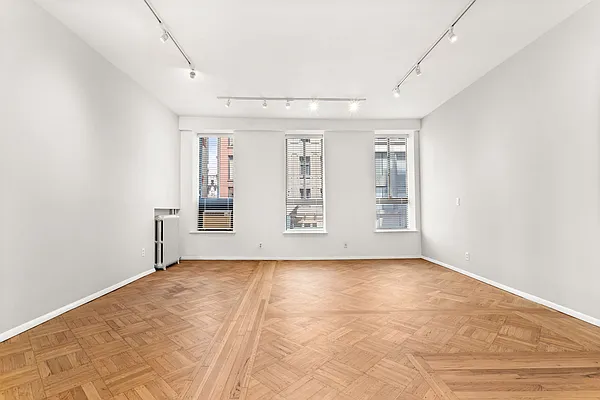 Rented by Compass | media 10