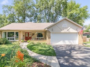 1125 Olympus Dr, Naperville, IL 60540