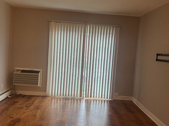5th image of 6423 69th Pl Floor 2