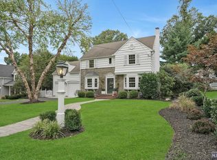 377 Beveridge Rd, Ridgewood, NJ 07450