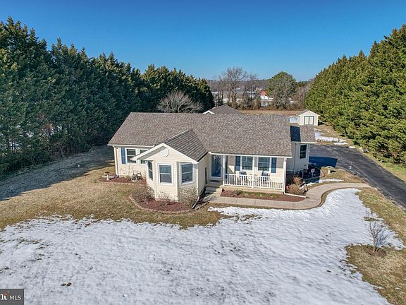 3rd image of 977 Paris Kirby Rd