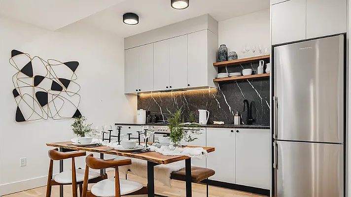 Rented by Dalan Rentals | media 30