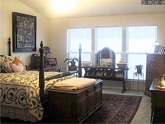 5th image of 565 Mock Orange Ln