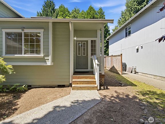 3rd image of 2025 Greenfield Street SE