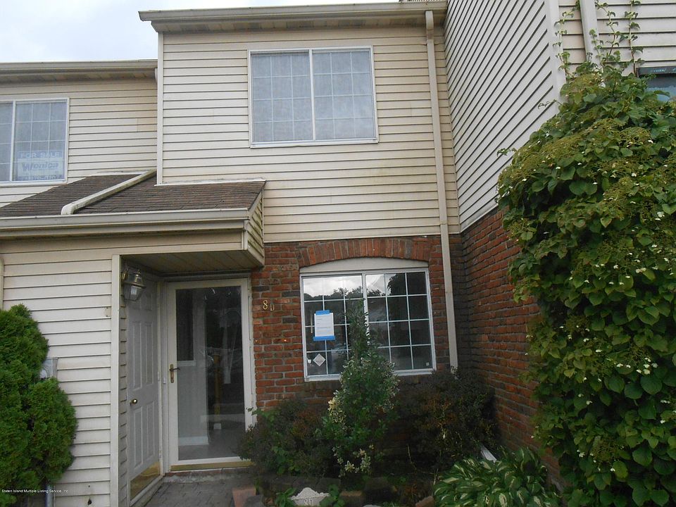 1st image of 8 Franklin Ln APT D