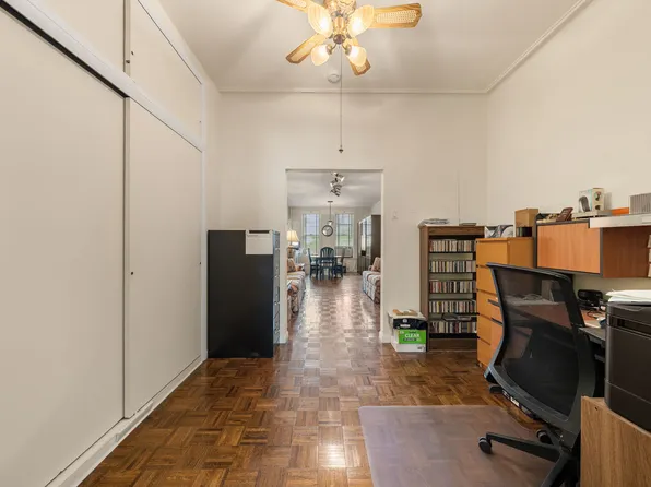 977 52nd Street image 7 of 21