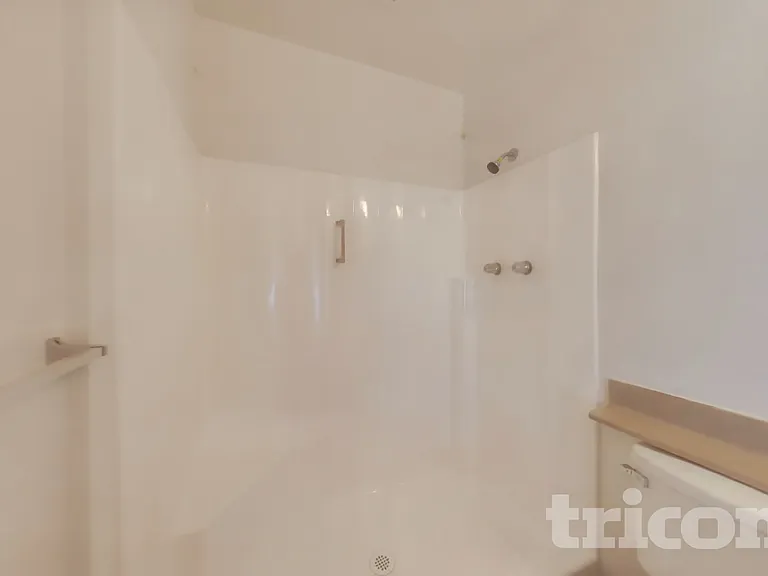 9426 N 16th St — Photo 11