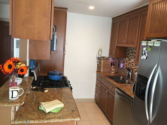 3rd image of 5059 Niagara Ave Unit 4